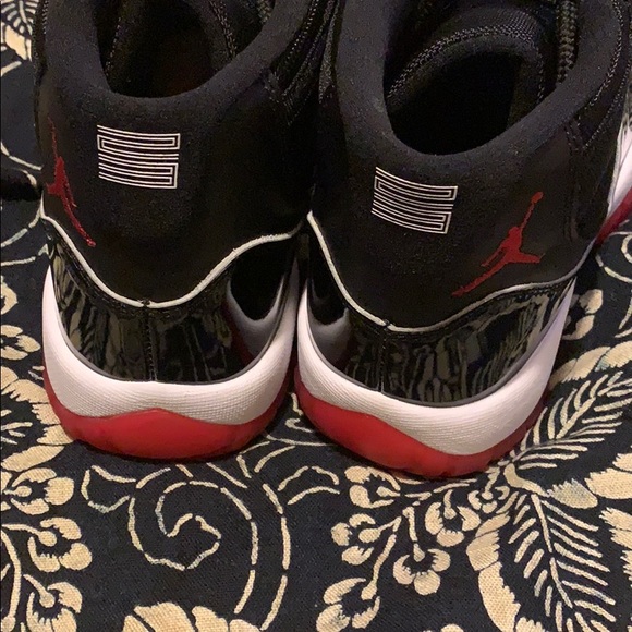 100% AUTHENTIC AIR JORDAN 11 RETRO (GS) - Picture 4 of 8